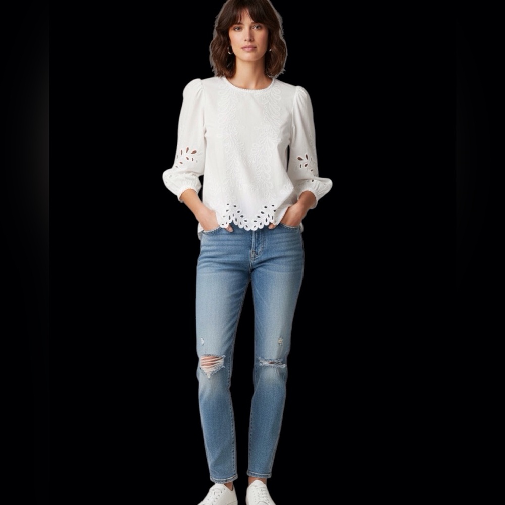 NWT....Womens Philosophy White Embroideried eyelet long sleeve top